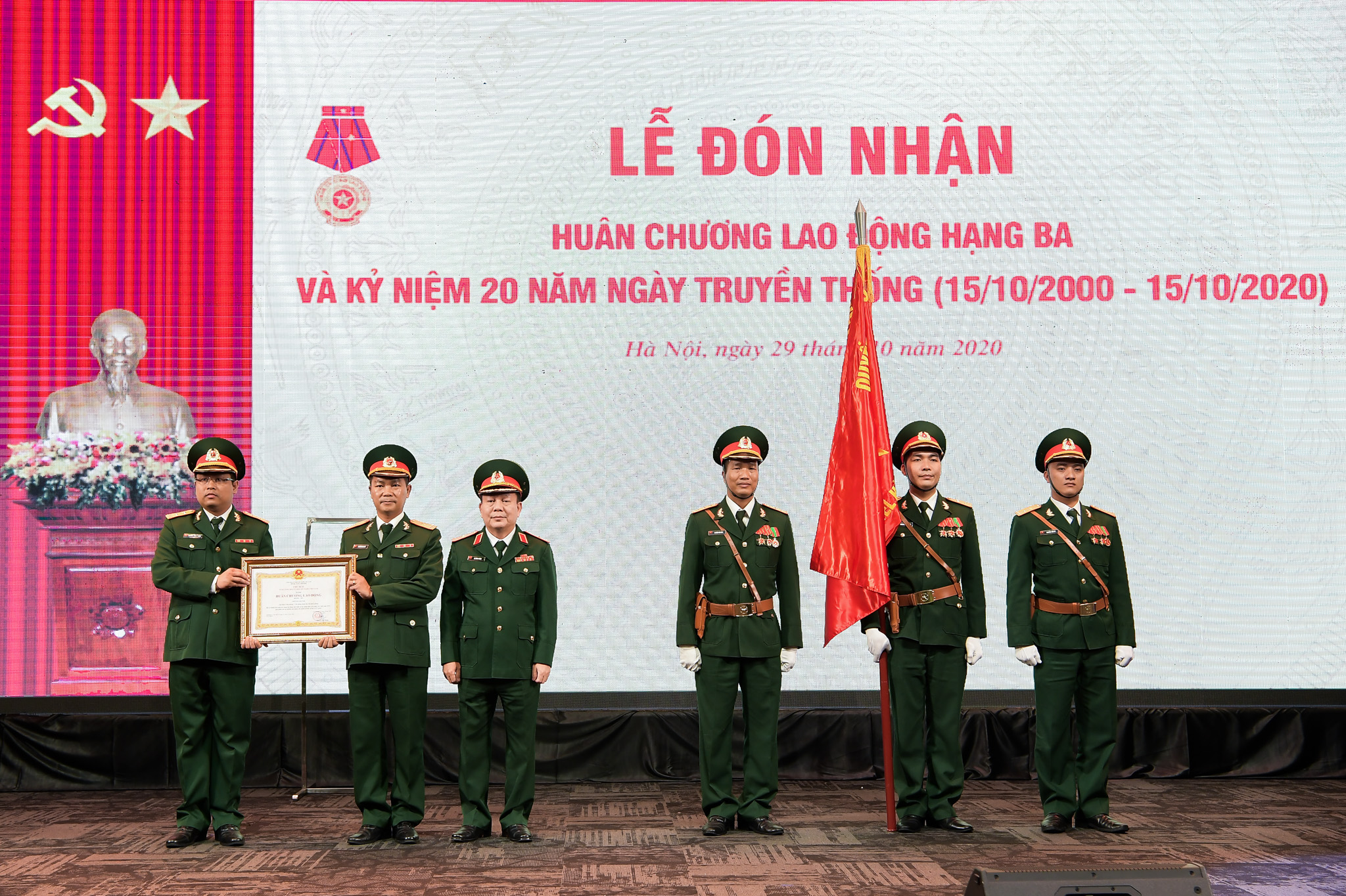 Viettel Hà Nội đón nhận Huân chương Lao động hạng Ba